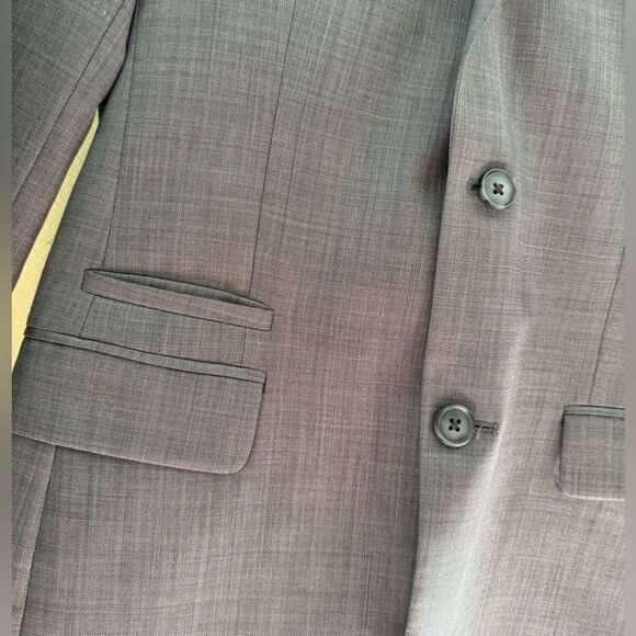 Express Fitted 36R gray suit like new, go to for weddings - Picture 9 of 12
